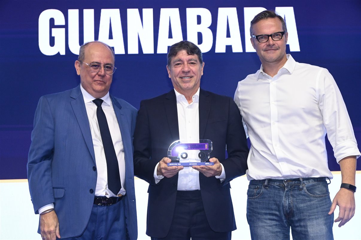 João Santana e José Guilherme Alcorta, da PANROTAS, com Elbert Leonardo e Phillip Klien, da ClickBus