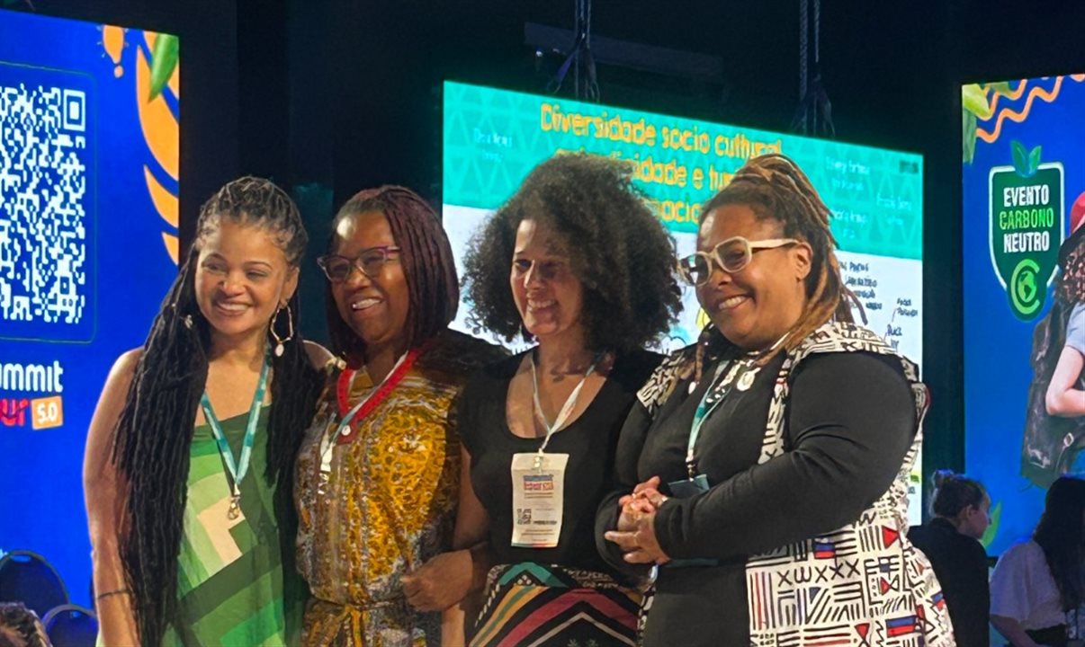  Priscila Gama, Solange Barbosa, Natália Araújo e Tânia Neres