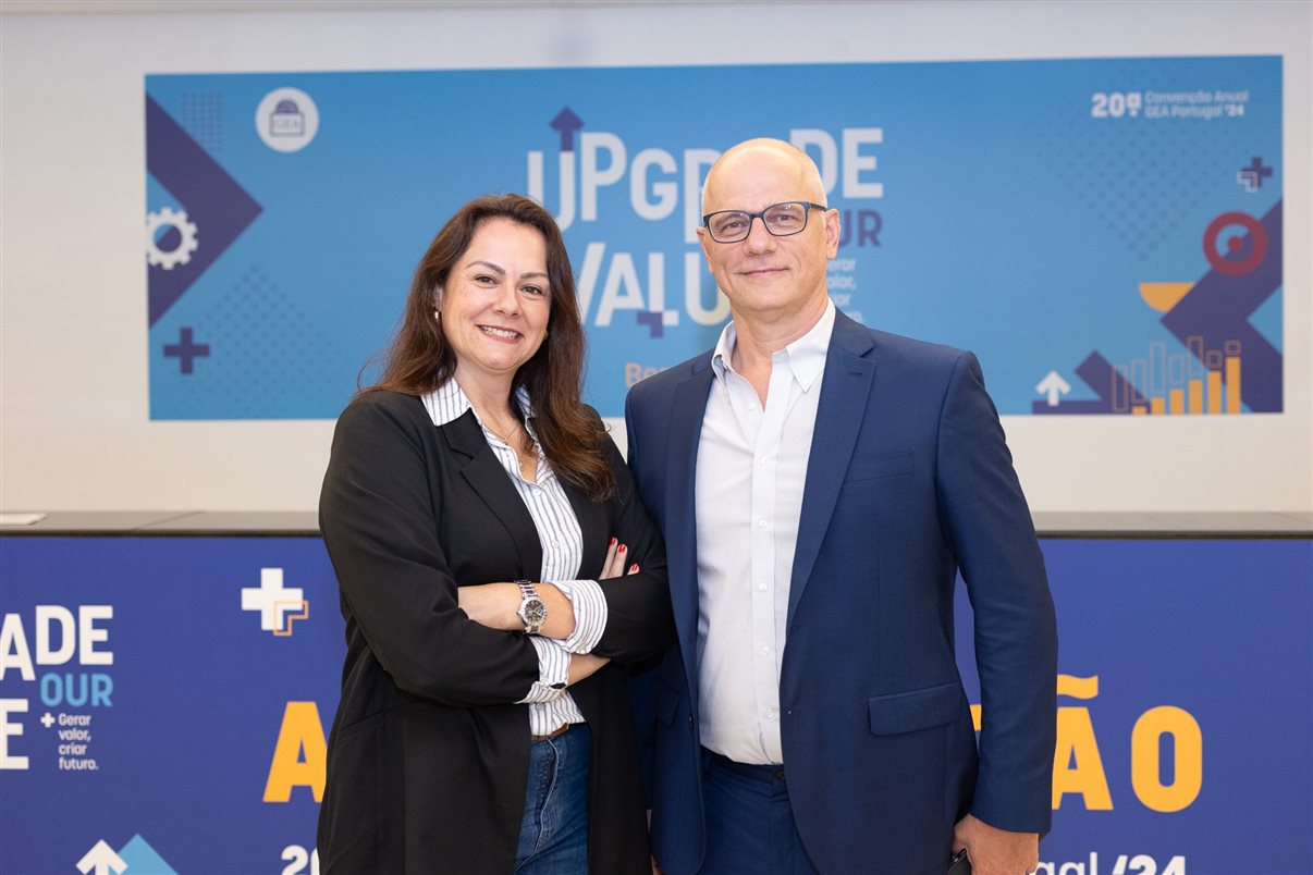 Claudia Bagna, da GEA Brasil, e Ricardo Roman Jr., da Interamerican