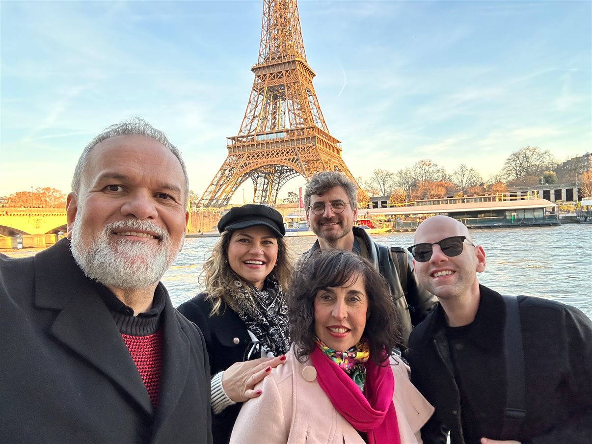 O fotógrafo Pablo Araújo com Artur Luiz Andrade, Danielle Andreazzi, Sylvia Silva e Lucas Petito