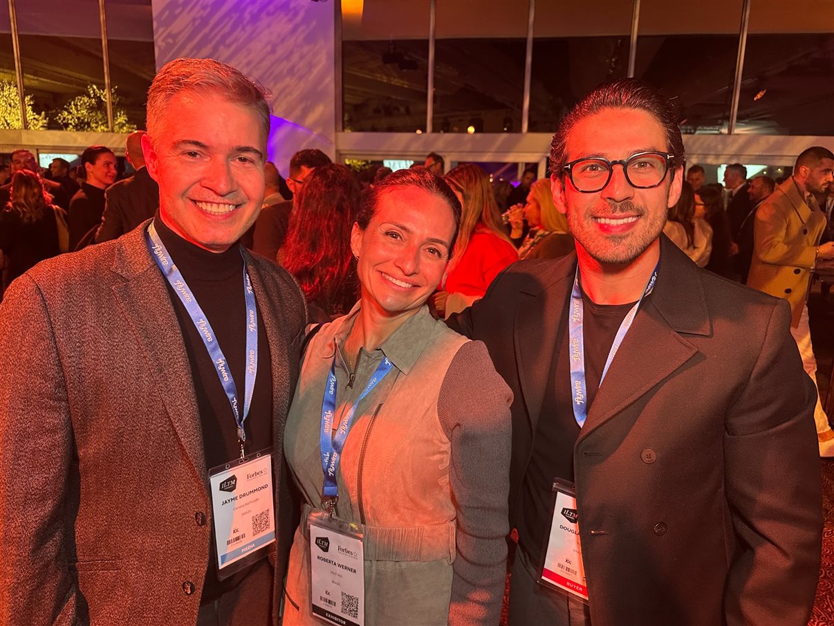 Alison Gilmore, diretora de Portfolio da ILTM, e Simon Mayle, diretor de ILTM Latin America, ILTM North America e Proud Experiences