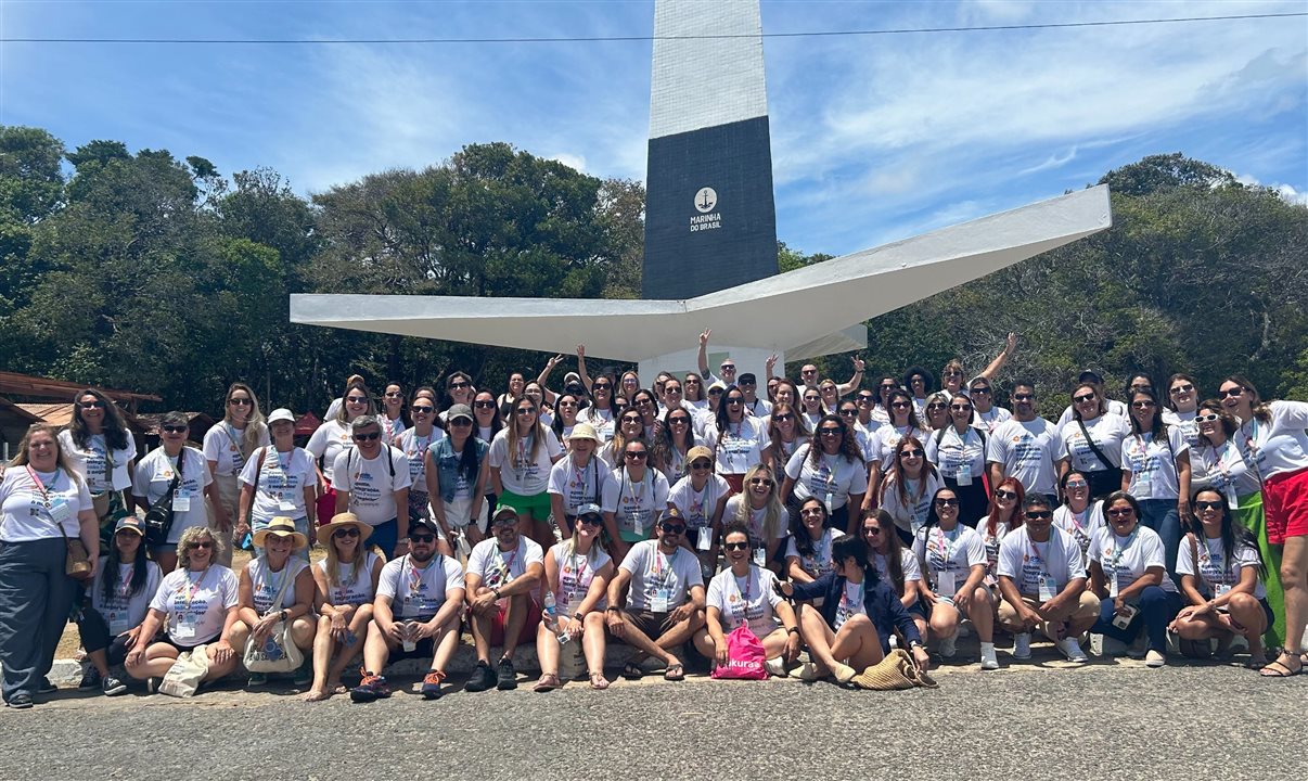 Grupo no Farol do Cabo Branco, uma das paradas do city tour de hoje