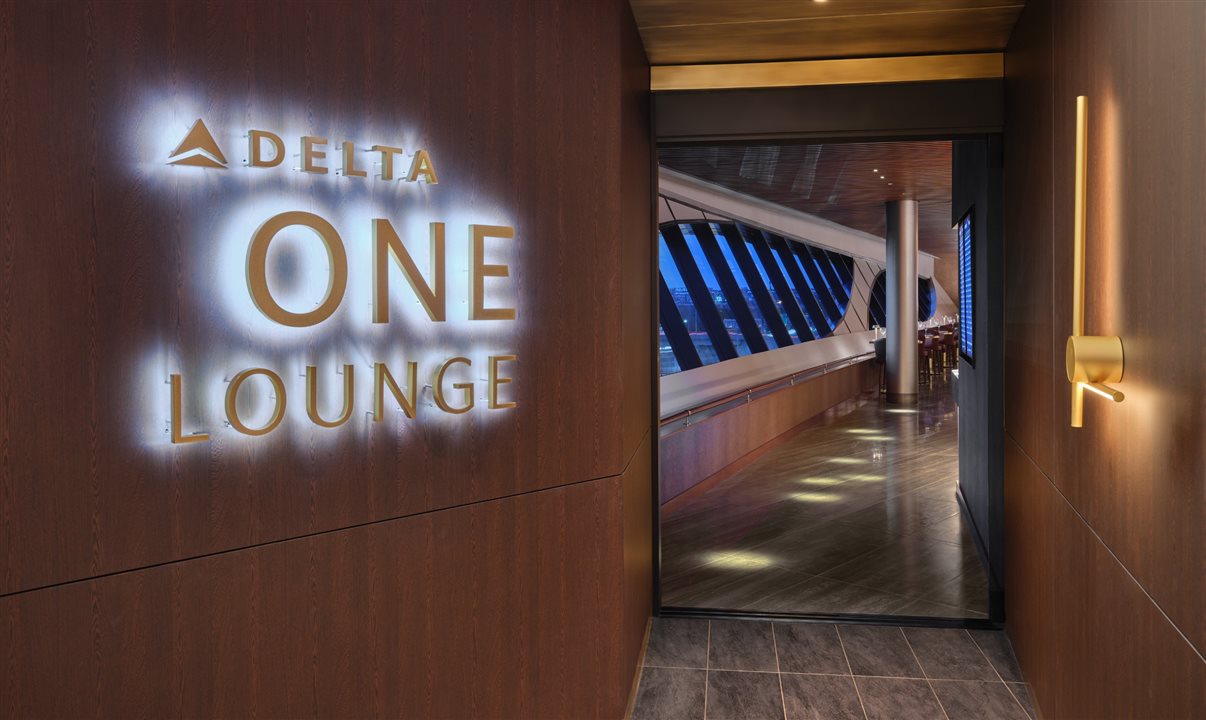 Entrada do Delta One Lounge no aeroporto de Boston 