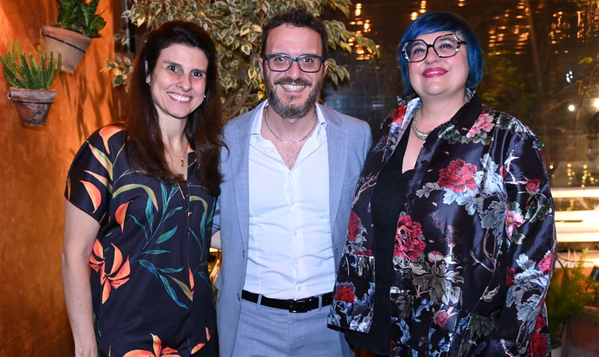 Maria Camilla Alcorta, da Ideas4Brand, representante da Carrani Tours no Brasil, junto a Roberto Pannozzo e Zena Batocchi, ambos da Carrani Tours