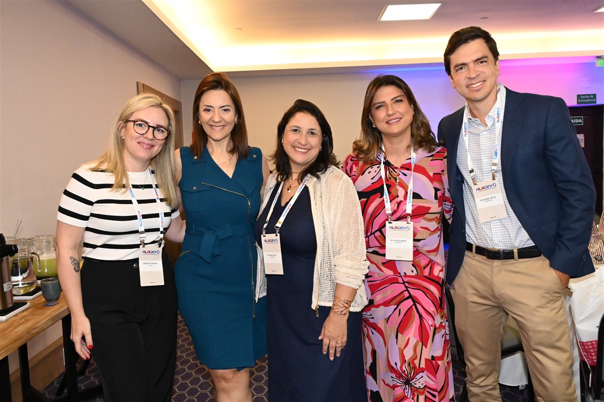 Luana Nogueria, da Alagev, com Caroline Ferreira, Patricia Souza, do Club Med, Kellen Baldonari, da Marriott, e Guilherme Dietze, da FecomercioSP