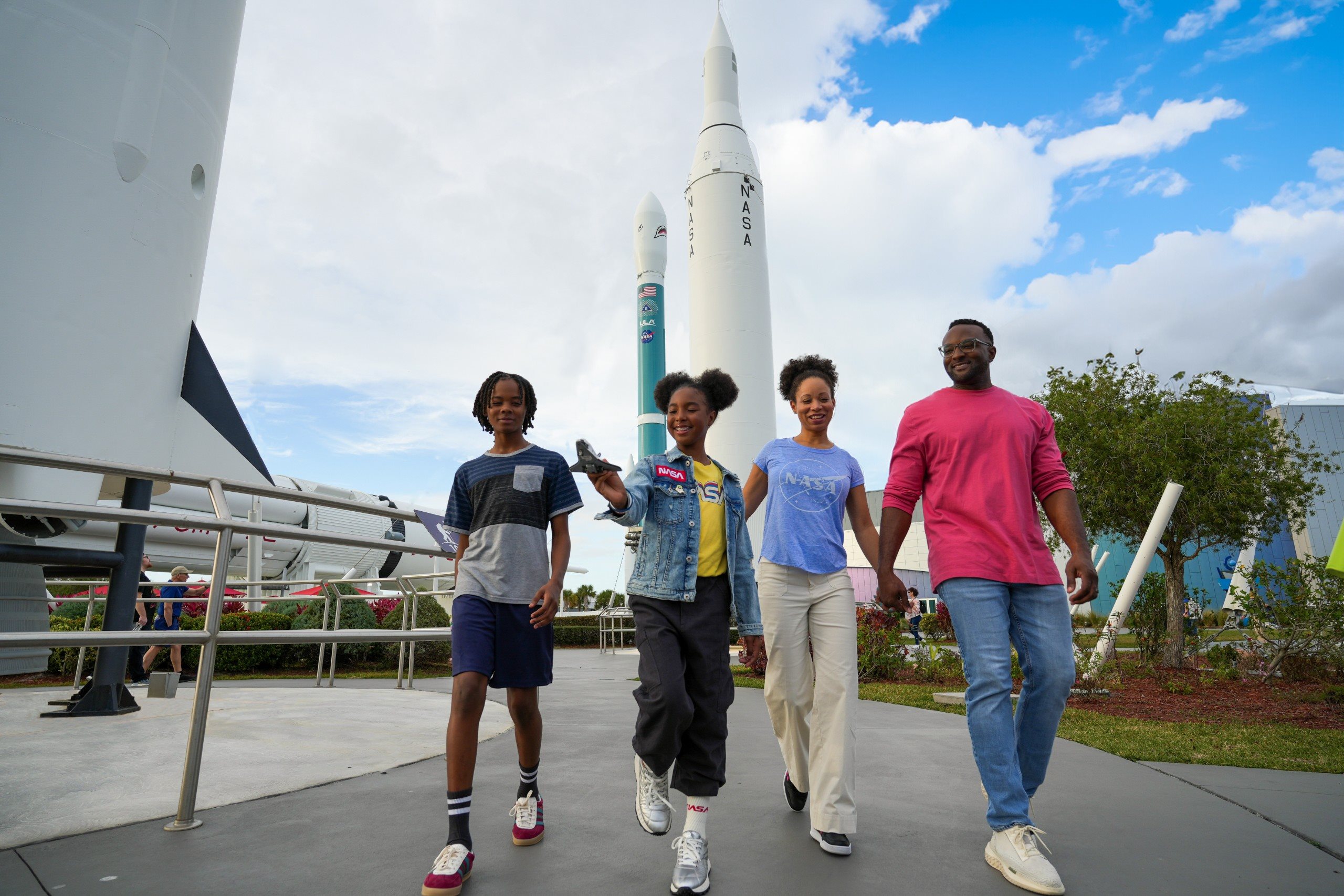 Os visitantes que adquirirem o tour vip devem programar-se para passar o dia inteiro no Kennedy Space Center Visitor Complex nesta experiência que dura 7 horas