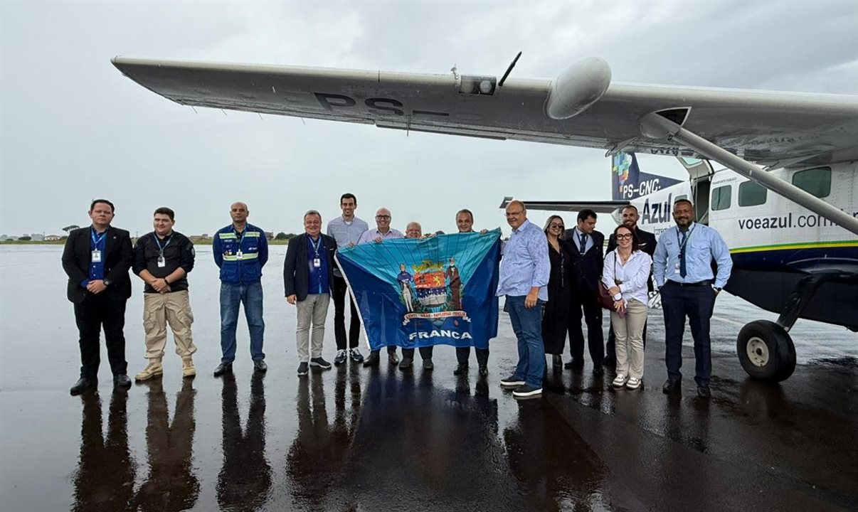 A chegada do primeiro voo da Azul em Franca aconteceu no sábado (14)