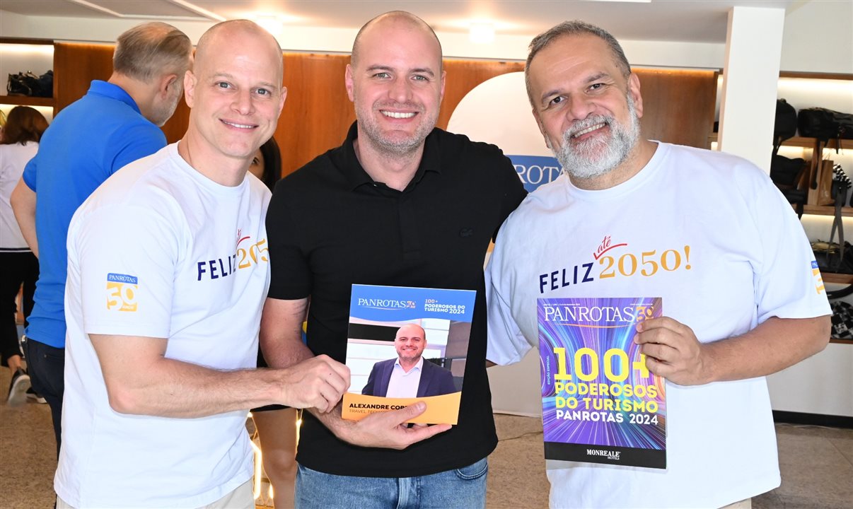 Alexandre Cordeiro, da ViagensPromo, também recebeu a placa dos 100+ Poderosos do Turismo 2024