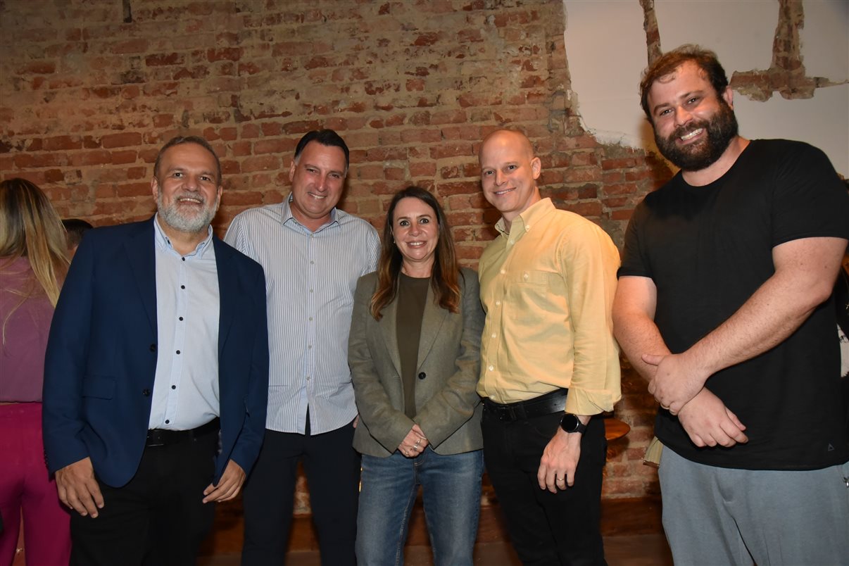 José Guilherme Alcorta, a secretária Daniela Maia, Michael Nagy e Artur Luiz Andrade