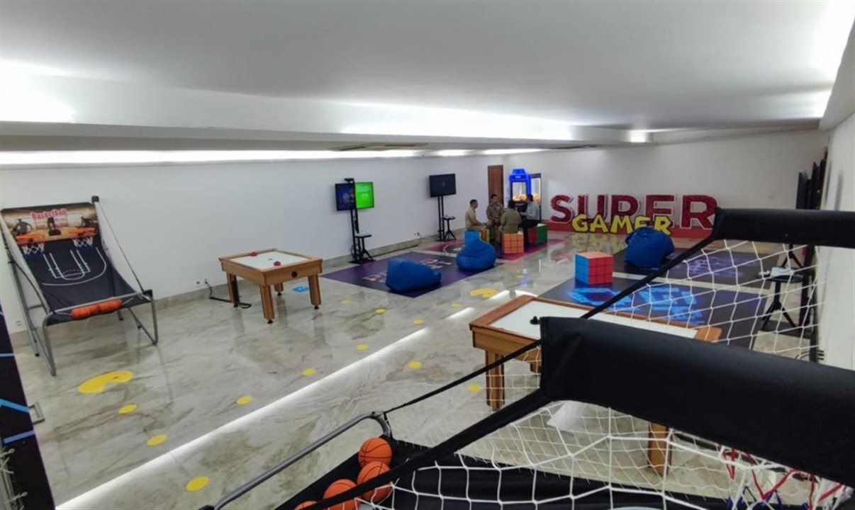 Novo ambiente oferece PlayStation 5, Xbox, basquete, pega-pelúcia e mesa de Air Hockey