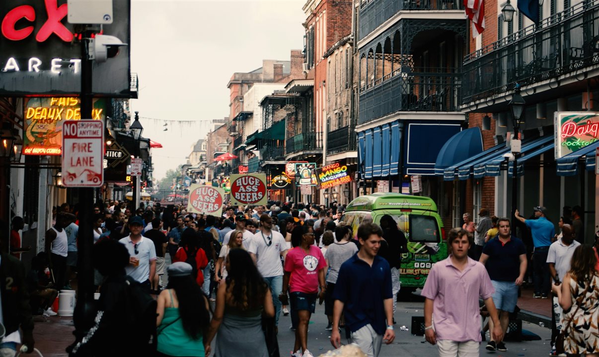 Nova Orleans, com seu famoso Mardi Gras, é um dos melhores destinos para quem deseja uma experiência de Carnaval diferente, mas igualmente vibrante