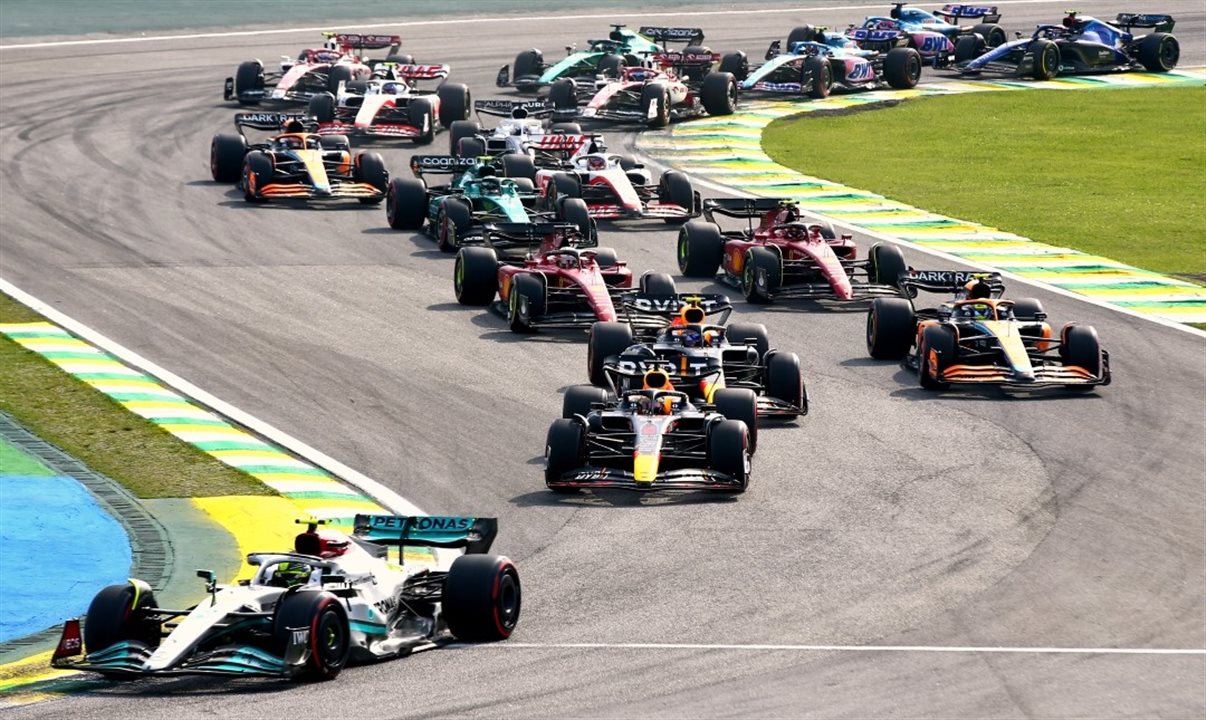 Vista dos fãs no Setor G do Autódromo de Interlagos