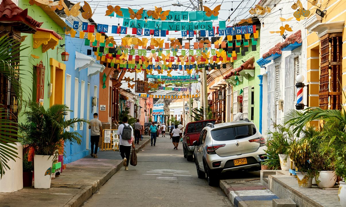 Passeie por Cartagena, uma joia colonial à beira do mar