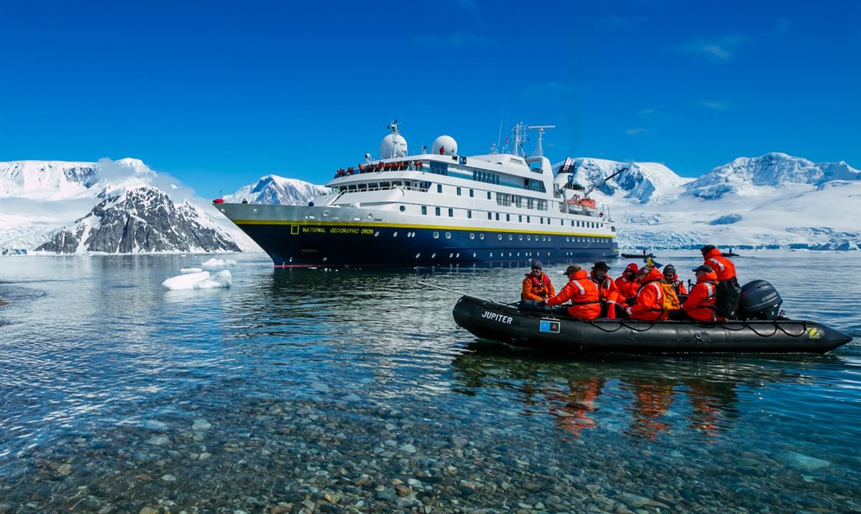 Os roteiros da Lindblad National Geographic proporcionam acesso a áreas protegidas e remotas