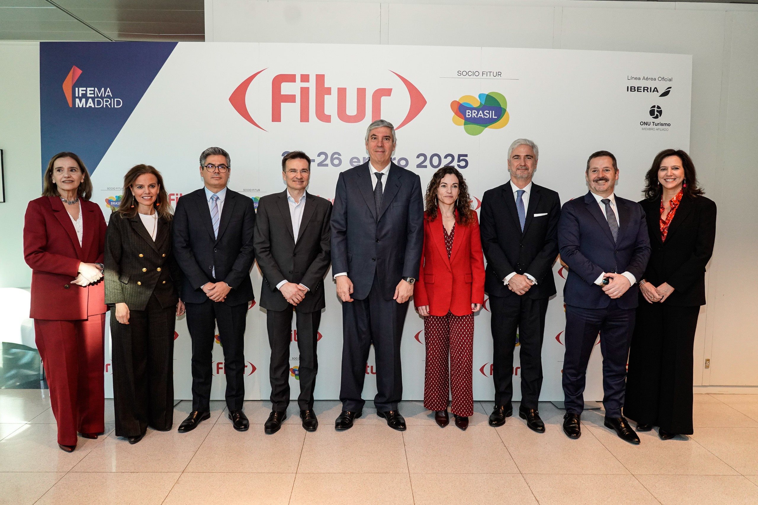 Autoridades presentes na coletiva de imprensa que destacou as novidades da Fitur 2025