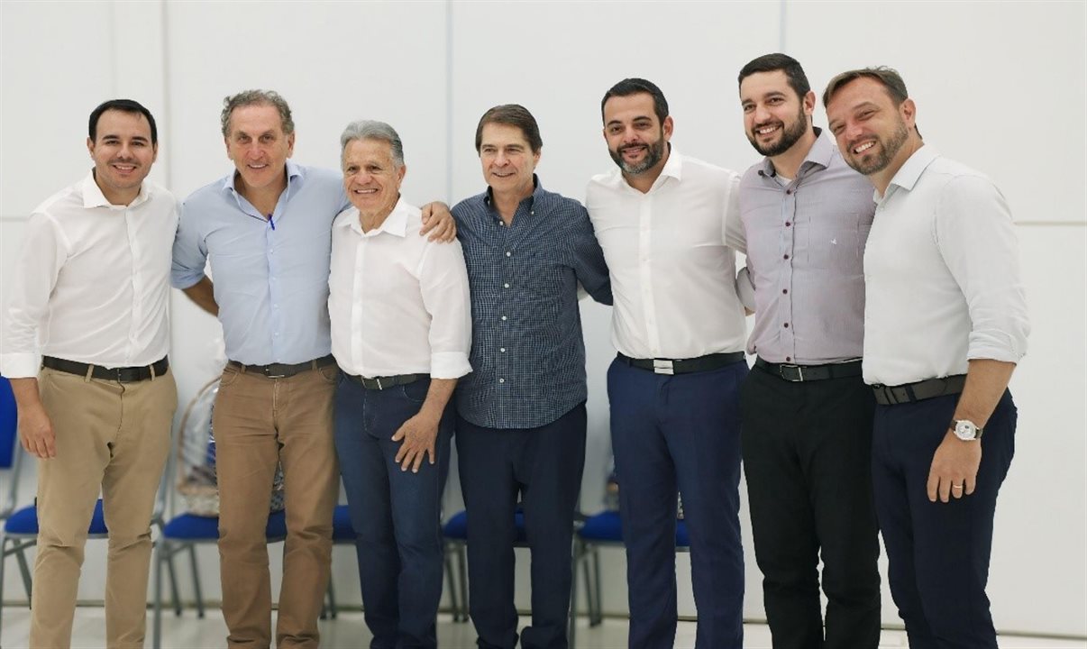 Pedro Ivo (diretor executivo do Distrito Turístico Serra Azul), Cesar Federmann (Senpar), Dario Pacheco (prefeito de Vinhedo), Alain Baldacci (presidente do Distrito Turístico Serra Azul), Gustavo Martinelli (prefeito de Jundiaí), Paulo Finamore (prefeito de Louveira) e Rogério Cavalin (prefeito de Itupeva)