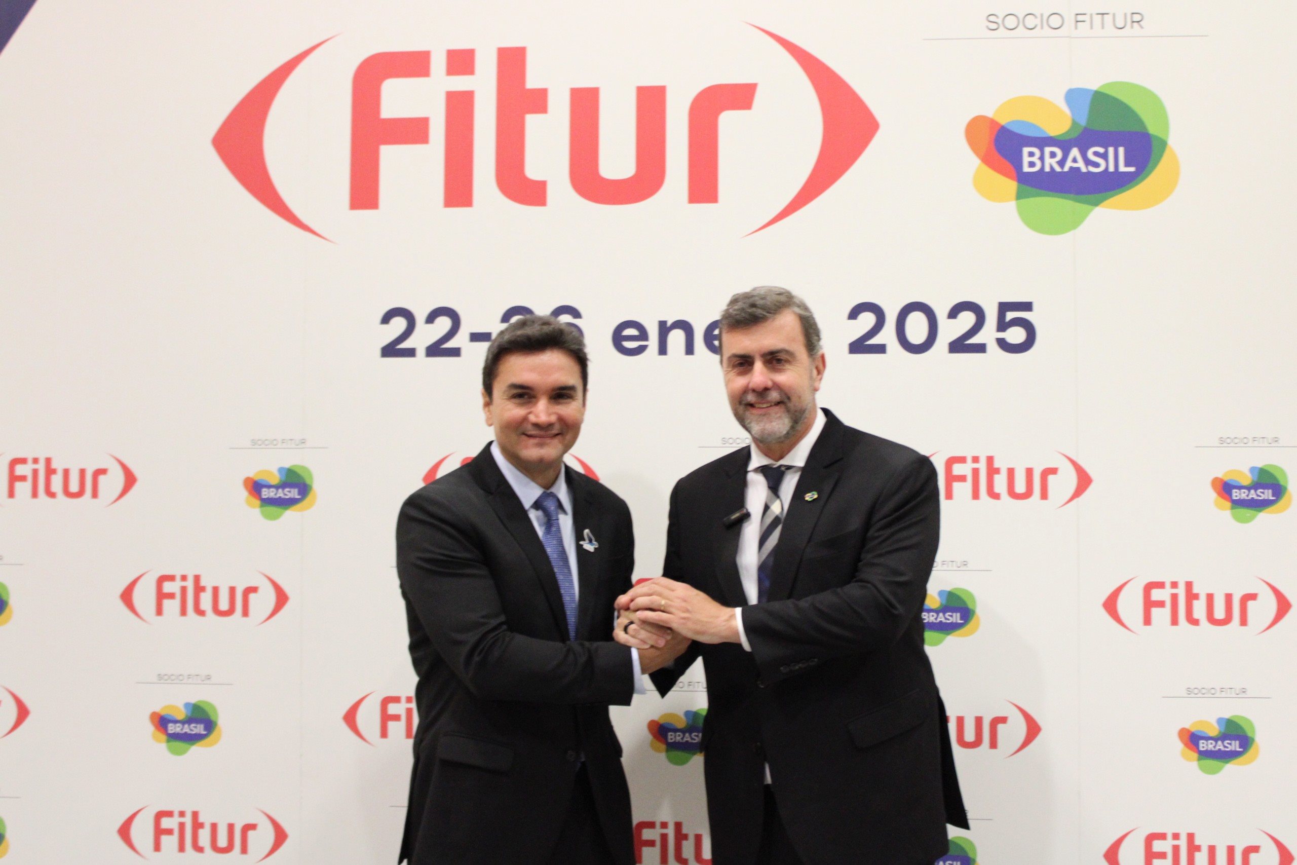 Celso Sabino, ministro do Turismo, e Marcelo Freixo, presidente da Embratur