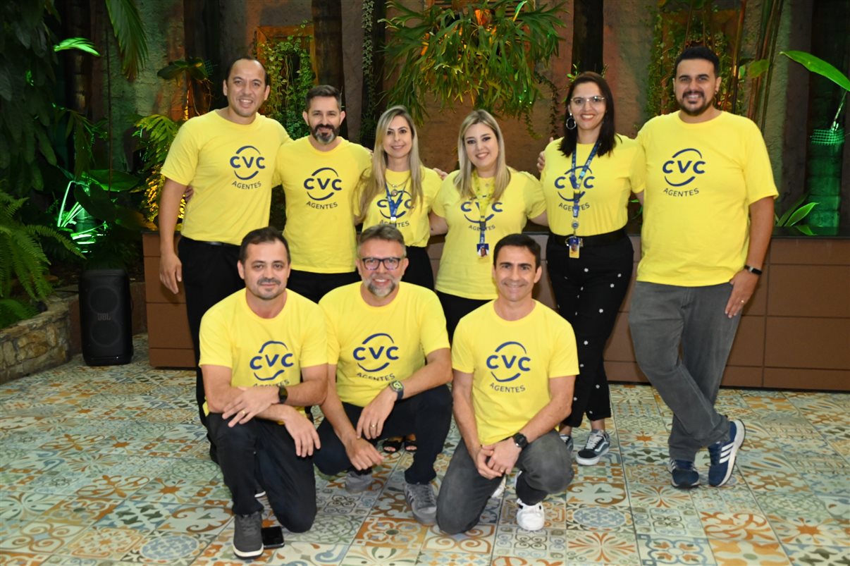 Reynaldo Santos, Julio Gimenes, Naiana Savieto, Vivian Lima, Erika Mayer, Bruno Castro, Paulo Oliveira, Douglas Silva e Rogerio Mendes, da CVC