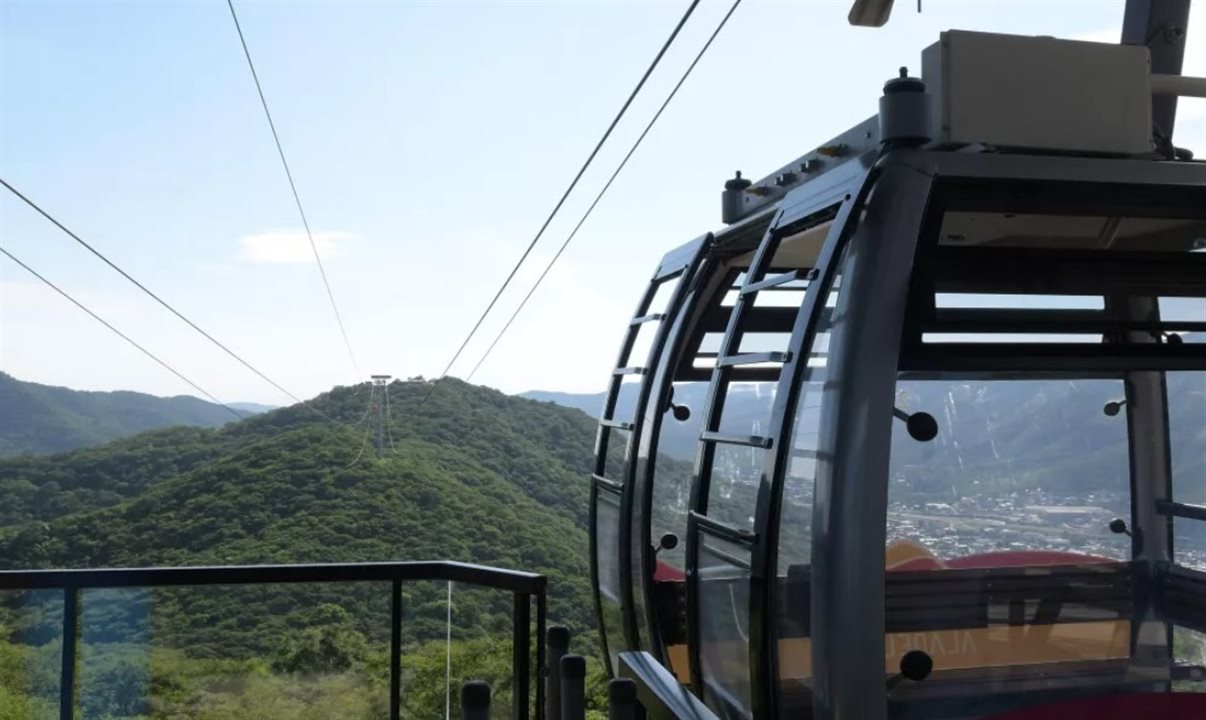 Este novo trecho do teleférico se junta ao Teleférico San Bernardo, que tem sua estação base no centro da cidade de Salta