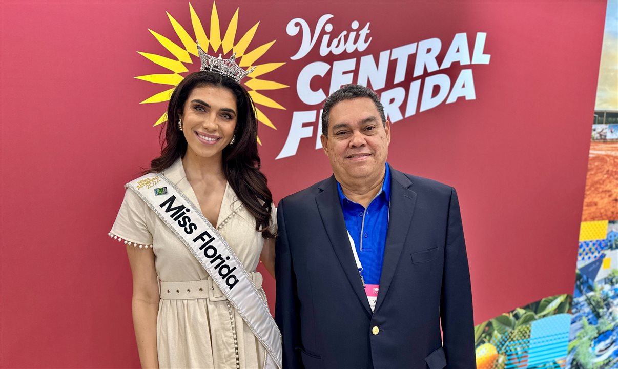 A Miss Florida, Casana Fink, presente no estande, e Victor Manjarres, do Visit Central Florida