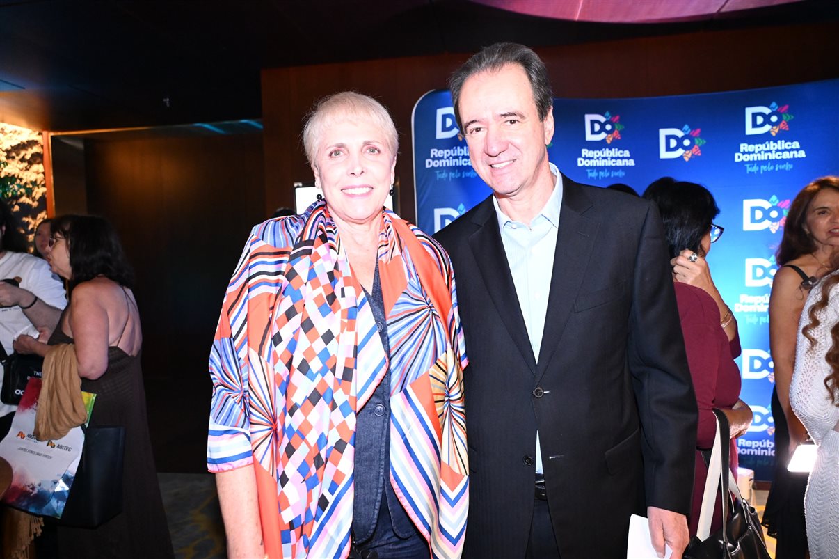 Bianca Zoccoler, Giovanna Paulineli,  Jorge Souza e Gabriela Cunha, todos da Orinter