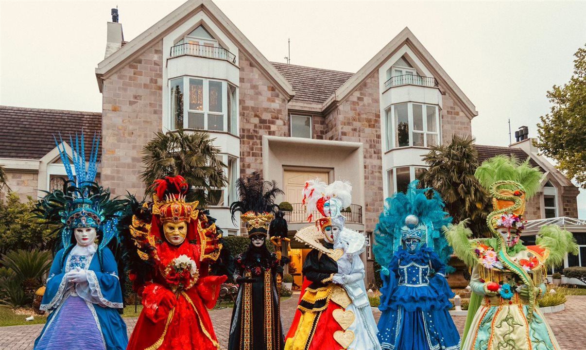 Carnaval terá baile de máscaras