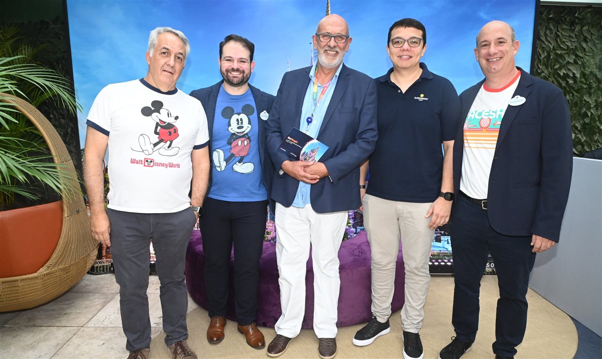 Sylvio Ferraz, da BeFly, Alejandro Flores, da Disney Destinations, Marco Lourenço e Bruno de Sá, da Queensberry, e Alexander Haim, da Disney Destinations