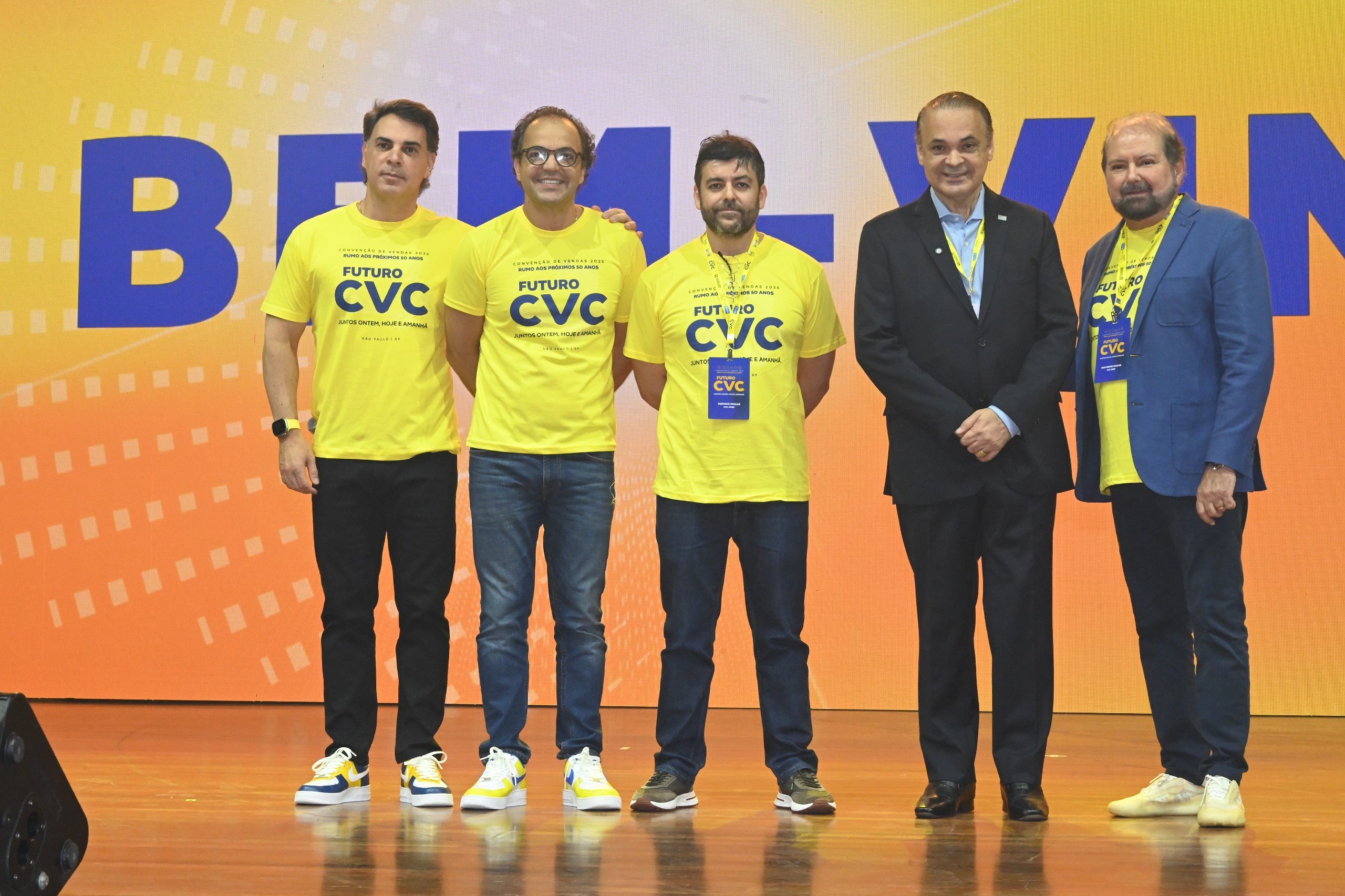 Emerson Belan, Fabio Godinho, Gustavo Paulus e Guilherme Paulus, da CVC, e Roberto de Lucena, secretário de Turismo de São Paulo