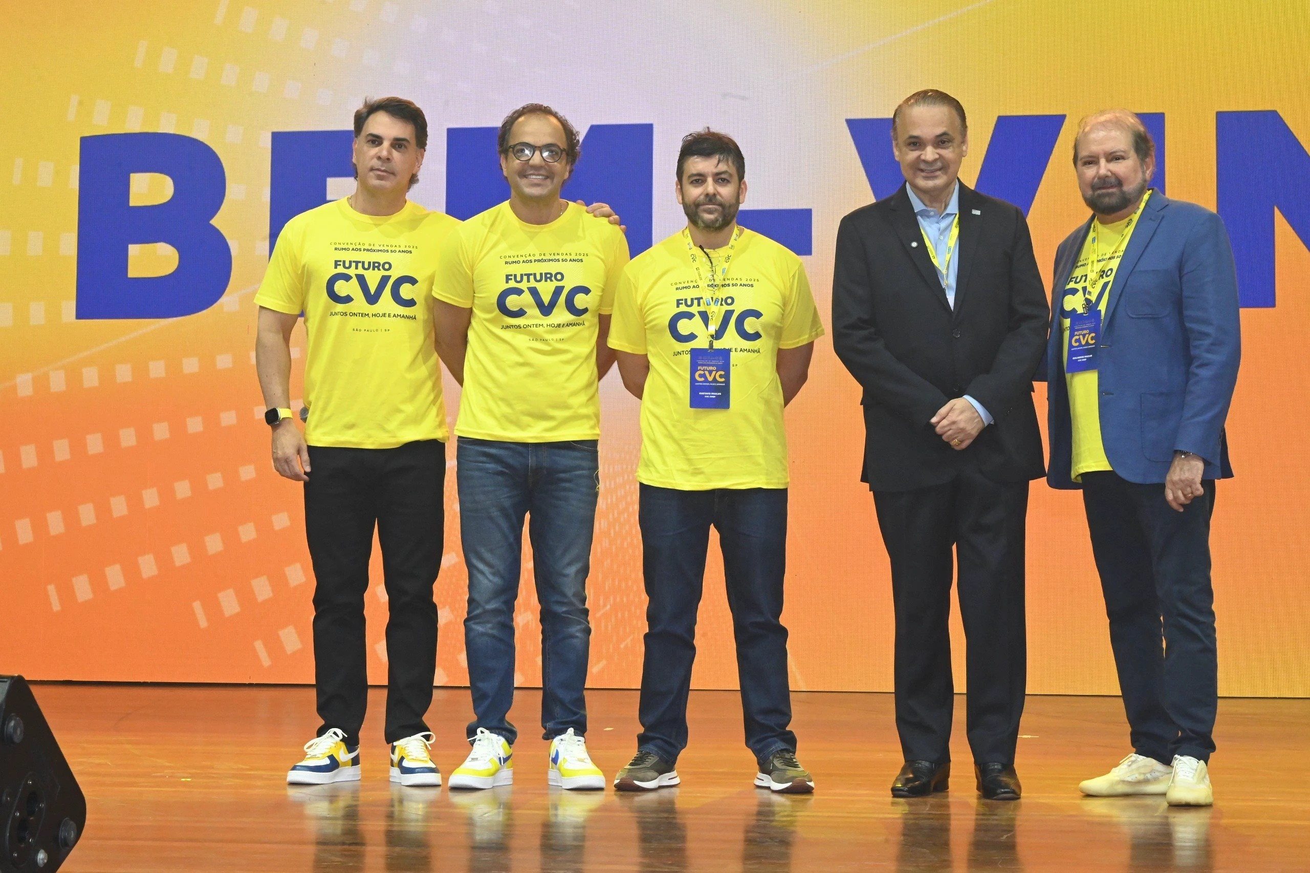 Emerson Belan, Fabio Godinho, Gustavo Paulus e Guilherme Paulus, da CVC, com Roberto de Lucena, secretário de Turismo de São Paulo