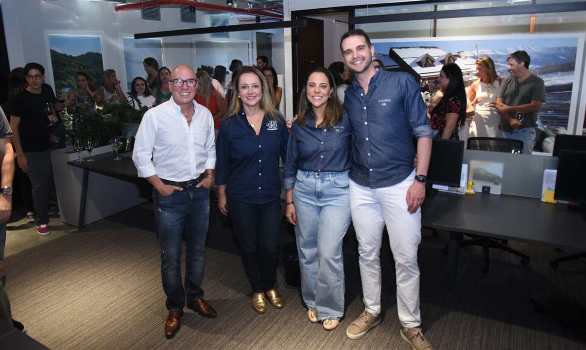 Marco Oliva, Fernanda Domicis, Natália Bianco e Guilherme Donda, do Club Med, receberam os clientes e parceiros no evento do dia