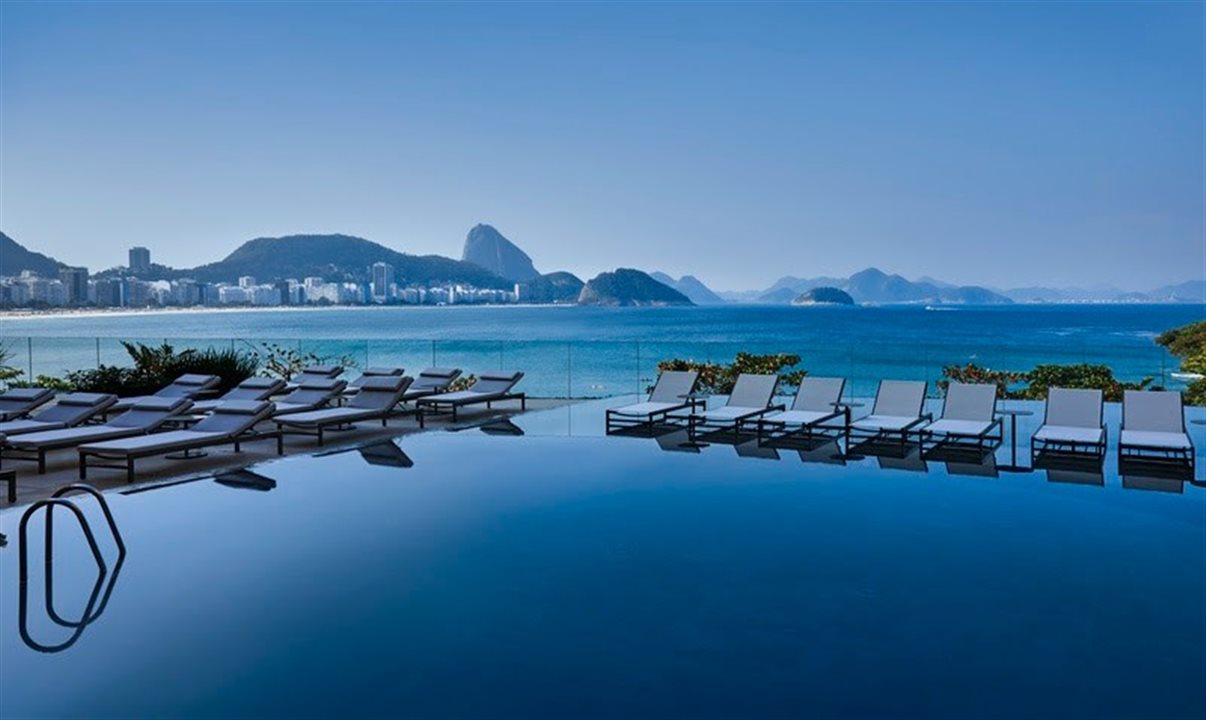 Piscina do Fairmont Rio de Janeiro Copacabana