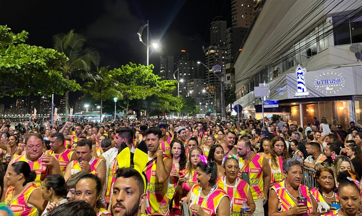 A festa, que acontece de 28 de fevereiro a 4 de março, terá dois palcos, com atrações musicais na Praia Central e no Bairro Estaleiro