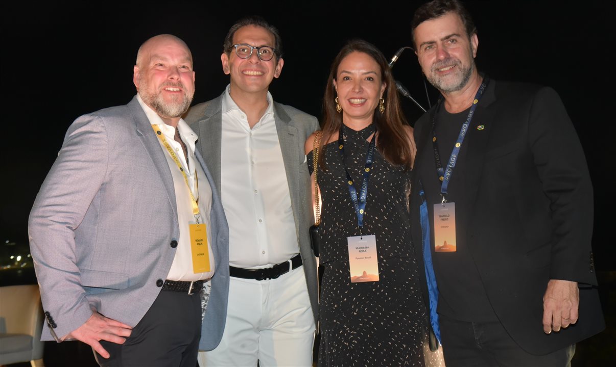 Richard Joslin, do inVOYAGE, com parceiros do evento: Netto Moreira, do Fairmont Copacabana, Mariana Rosa, da Passion Brazil DMC, e Marcelo Freixo, da Embratur