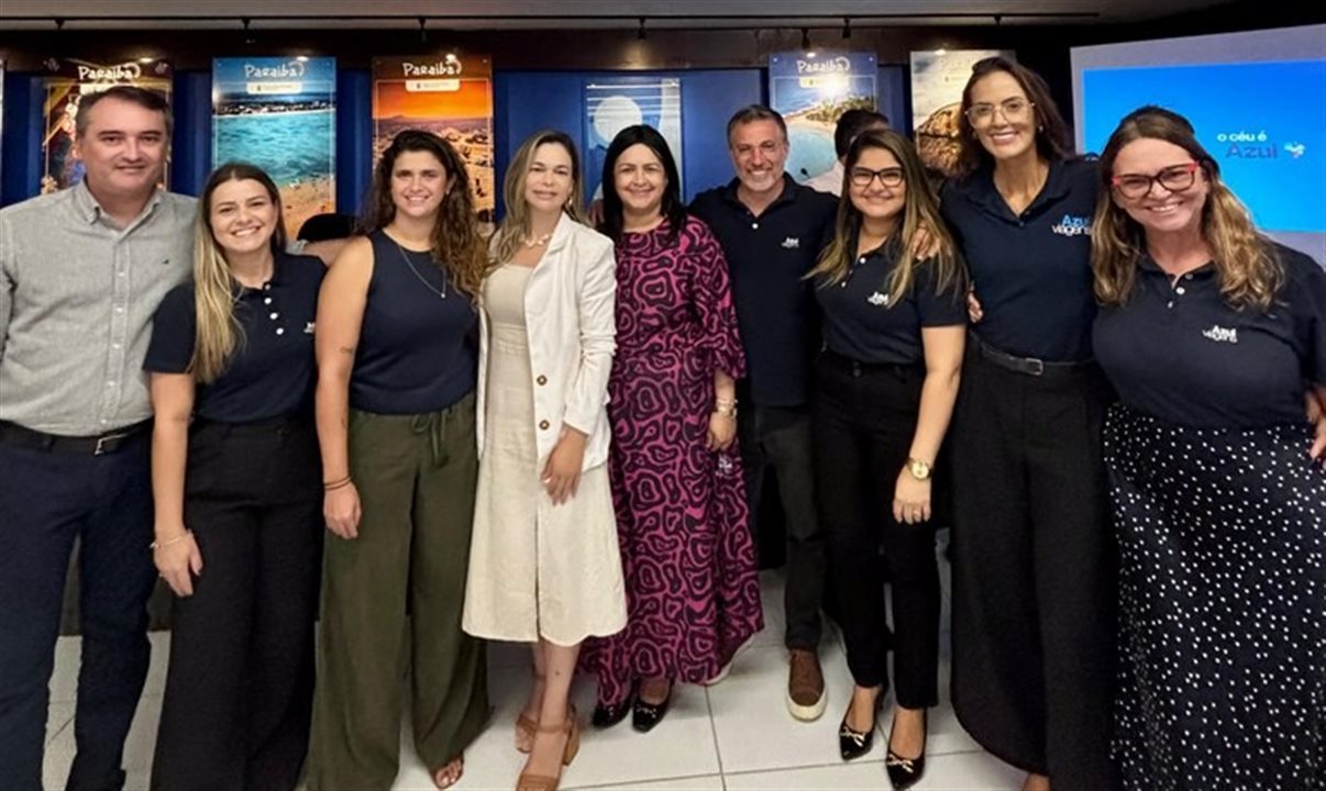 Equipes de Azul Viagens, PBTur e da Secretaria de Turismo e Desenvolvimento Econômico