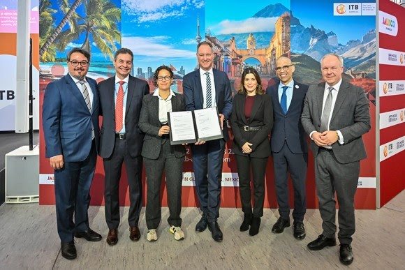 Vicente Salas Hesselbach, Managing Director da ITB Americas, Gustavo Staufert, diretor do Guadalajara Convention and Visitors Bureau, Michelle Fridman Hirsch, secretária de Turismo de Jalisco, Mario Tobias, CEO da Messe Berlin), Virginia Messina, Senior Vice President de Comunicação do WTTC, Francisco José, embaixador do México na Alemanha, e David Ruetz?. VP da Messe Berlin<br/><br/>