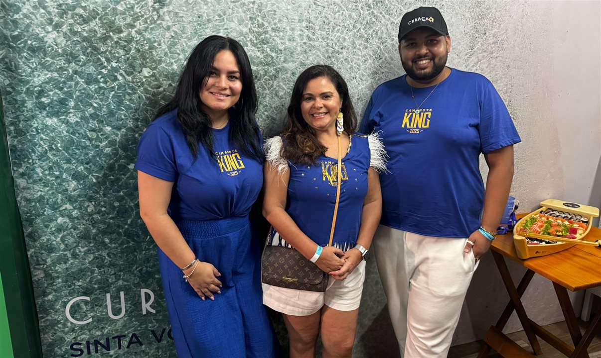 Adriana Boeckh, da Abreu, entre Elaine Hardt e Vinicius Dantas, de Curaçao