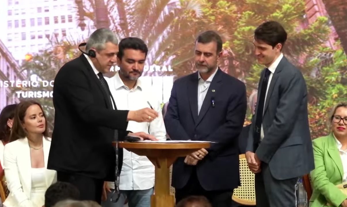 Zurab Pololikashvili, secretário-geral da ONU Turismo, Celso Sabino, ministro do Turismo, Marcelo Freixo, presidente da Embratur, e Heitor Kadri, diretor do Escritório da ONU Turismo no Rio de Janeiro