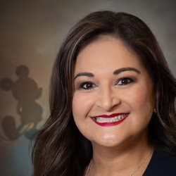 Juliana Trujillo, program director, ISG (Individual and Small Group Sales) do Disney Institute