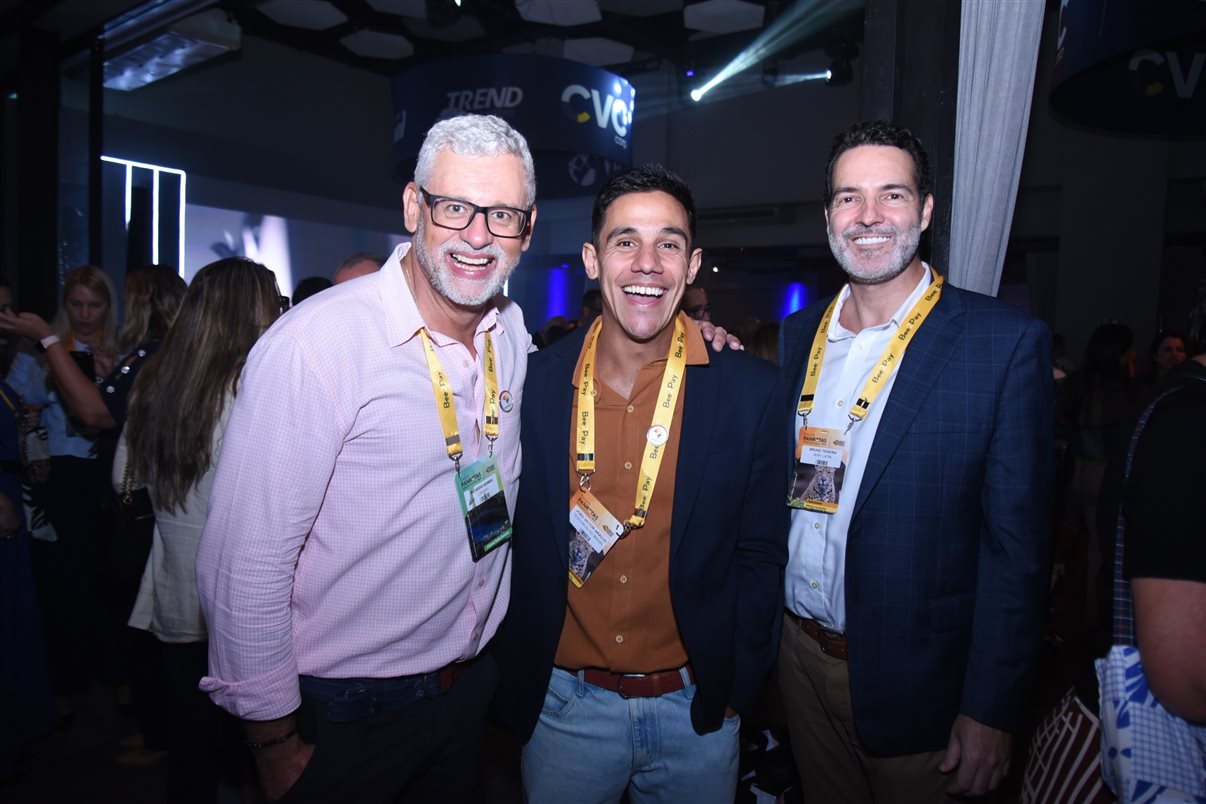 Leandro Pimenta, da Tg.mob, Luana Nogueira, da Alagev, Bruno Heleno, da Trend, e Felipe Oliveira, TMI MICE  