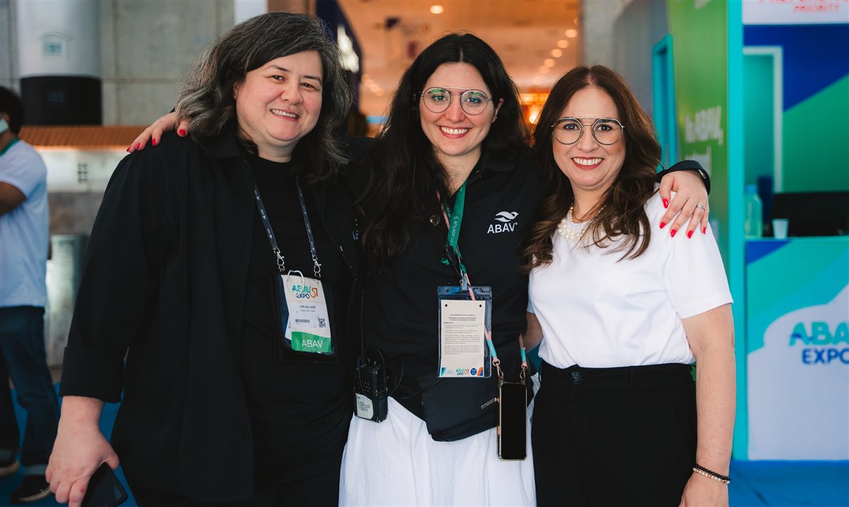 Jerusa Hara, Izabela Medeiros e Ana Carolina Medeiros, da Abav Nacional