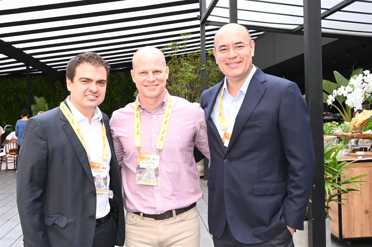 Edmar Mendoza, da Copastur, José Guilherme Alcorta, da PANROTAS, e Luis Ferrinho, da Omnibees