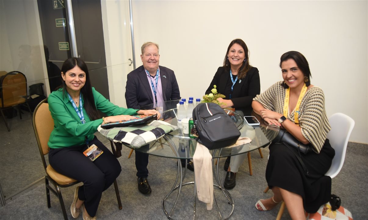 Alessandra Ueno, DT Minich, Dinah Policarpo e Marjori Schroeder, do Experience Kissimmee