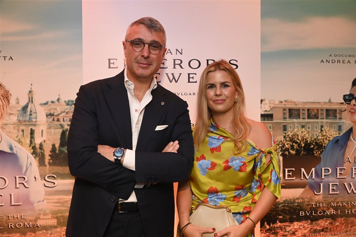 Vincenzo Falcone, gerente geral do Bvlgari Roma, com a diretora de Vendas do Bvlgari Roma, Almudena Rodriguez