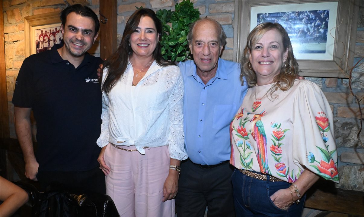 Waldir Souza, da Diversa, Andrea Guimarães, da Perfil Viagens e Turismo, Arnaldo Franken, da Diversa, e Cristiane Cortizo, da Copa Airlines 