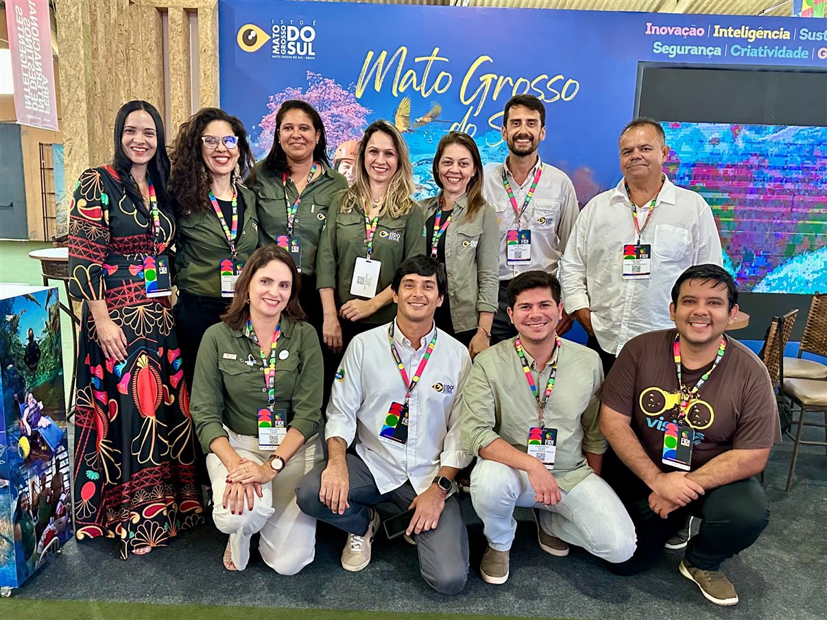 Equipe Fundtur do Mato Grosso do Sul: Danielle Cardoso, Emanueli Ribeiro, Flávia Neri, Débora Bordin, Thatiane Castelani, Bruno Wendling, Heder Sanches e, no plano inferior, Cristine Ferrari, Breno Amorim, Leonardo Resende e Edson Moroni