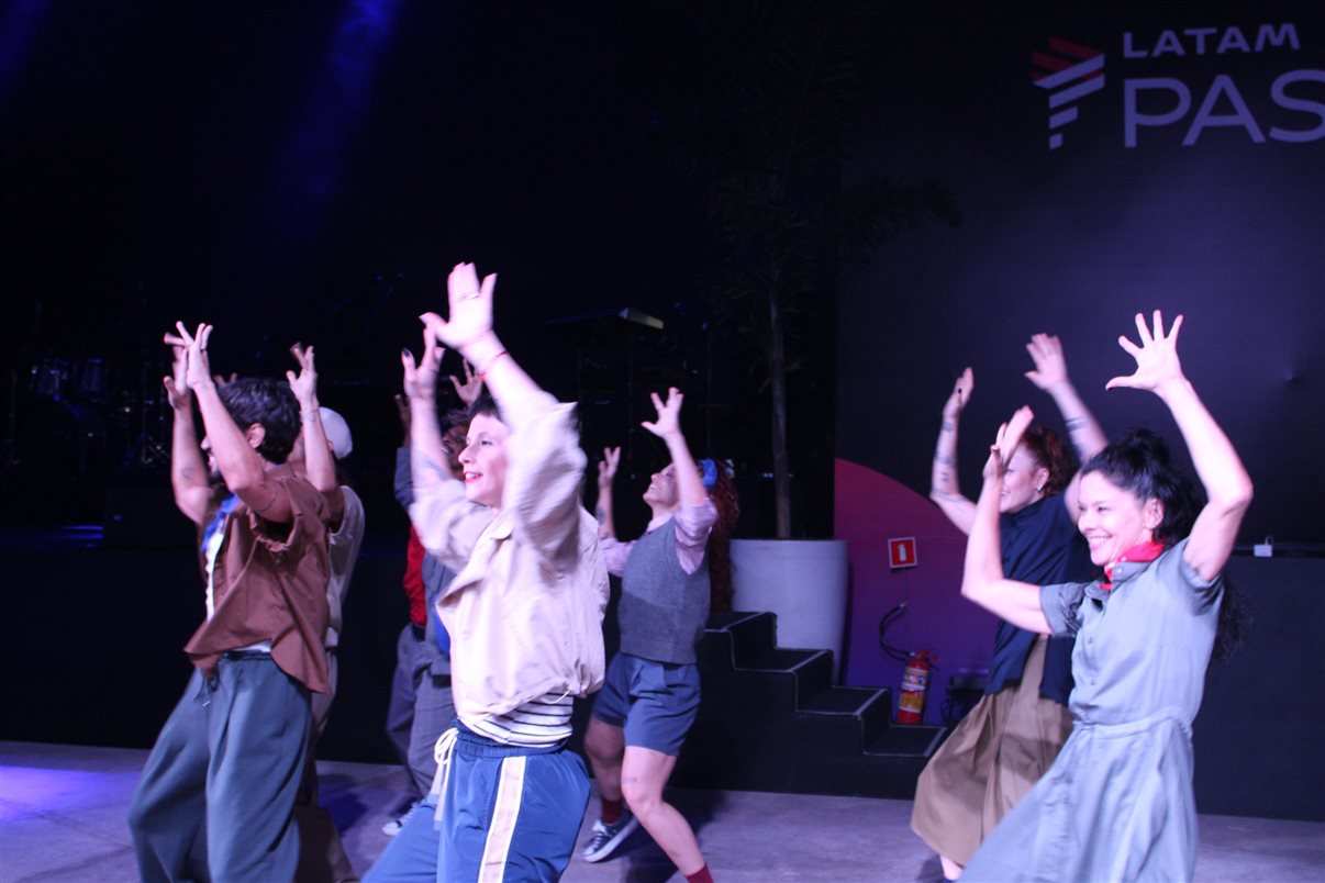 Martin Holdschmidt, do Latam Pass, com Renato Silva, Beatriz Barros e Eduardo Reboredo, da Latam