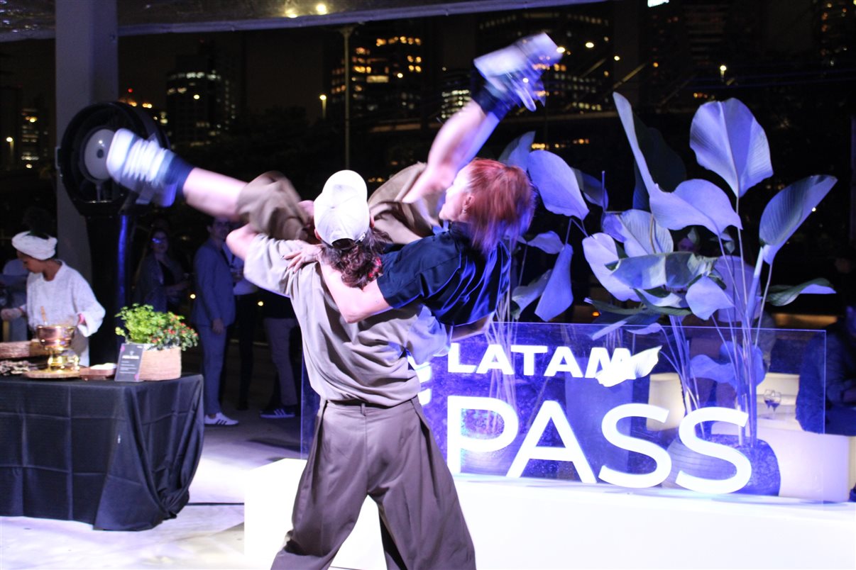 Martin Holdschmidt, do Latam Pass, com Renato Silva, Beatriz Barros e Eduardo Reboredo, da Latam