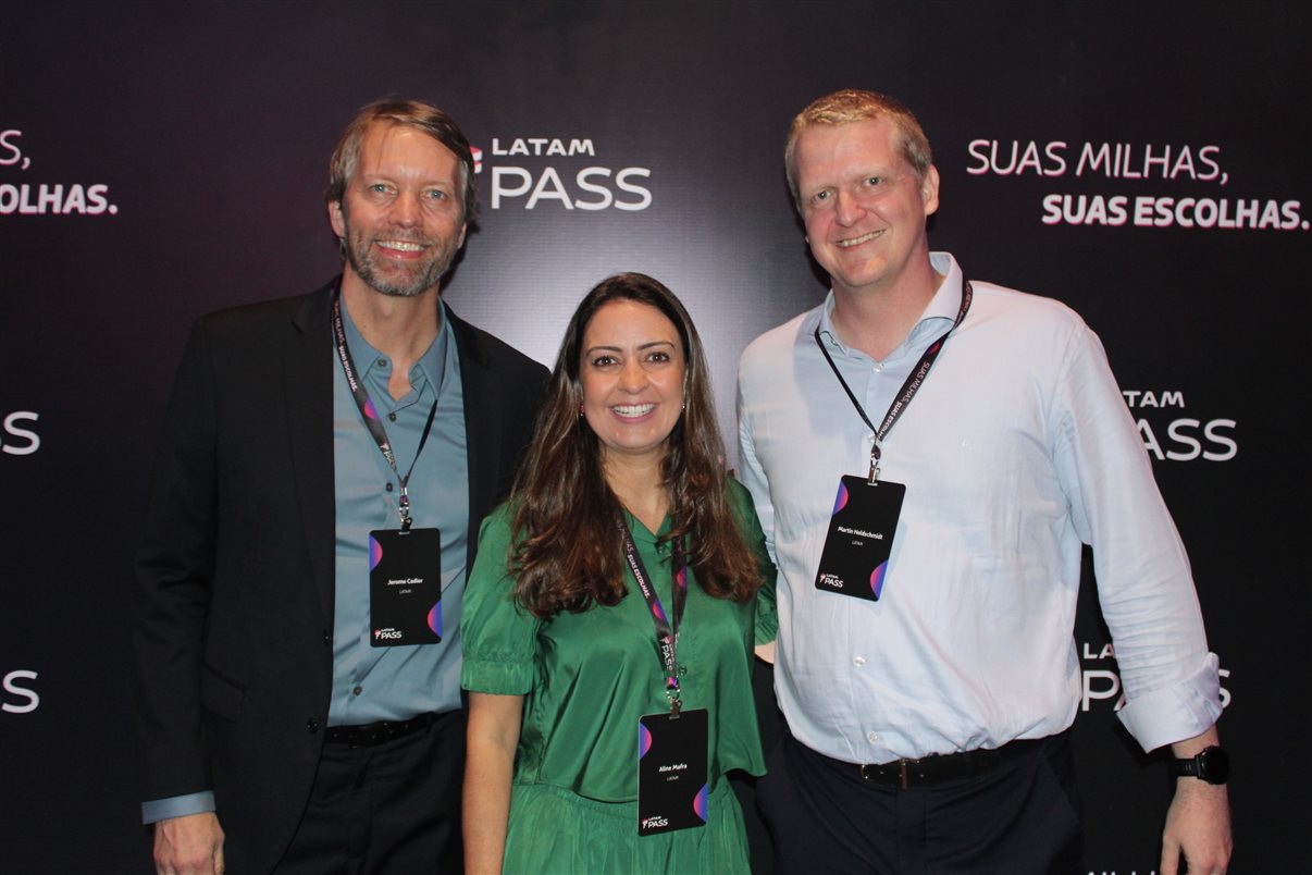 Martin Holdschmidt, do Latam Pass, com Renato Silva, Beatriz Barros e Eduardo Reboredo, da Latam