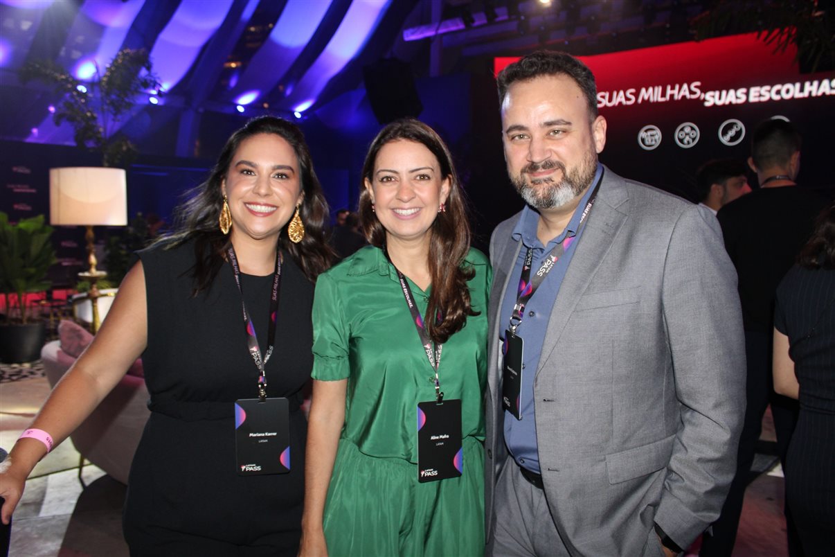 Martin Holdschmidt, do Latam Pass, com Renato Silva, Beatriz Barros e Eduardo Reboredo, da Latam