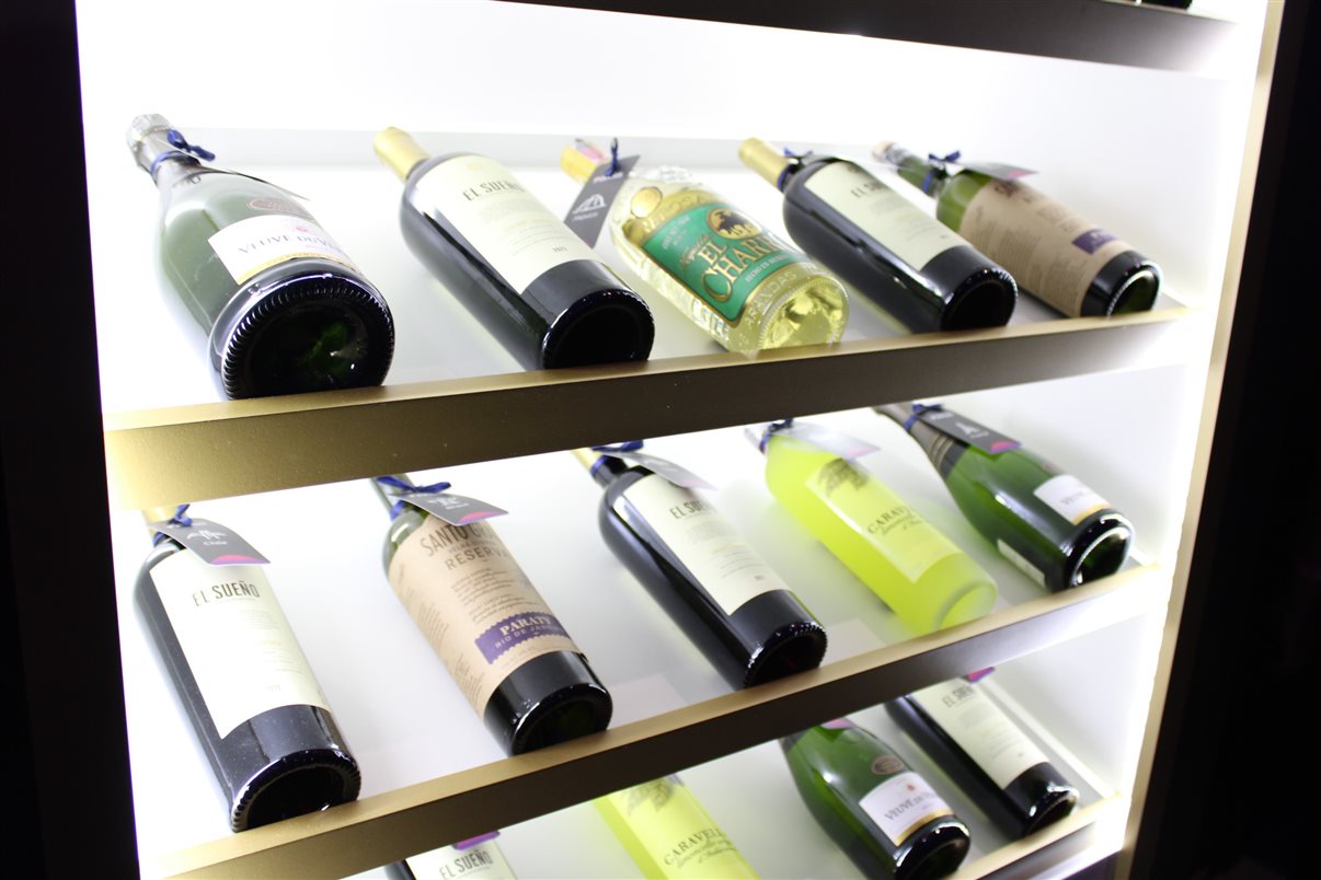 Martin Holdschmidt, do Latam Pass, com Renato Silva, Beatriz Barros e Eduardo Reboredo, da Latam